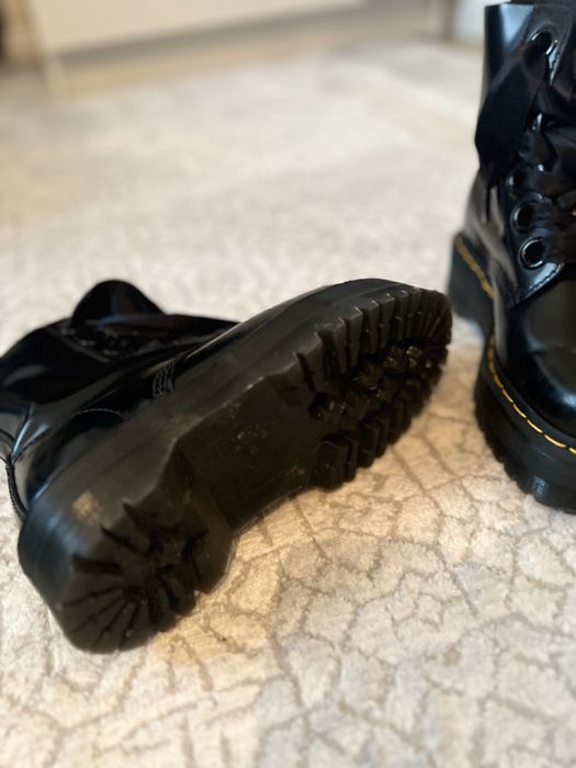 Bocanci DR. Martens cu platforma