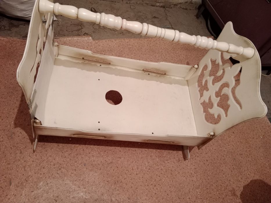 Ағаш бесік сатылады