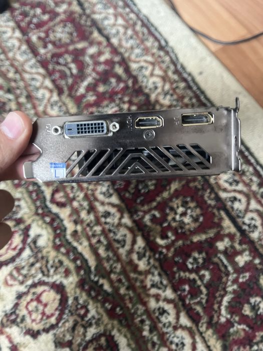 Видеокарта GTX 1050 2gb
