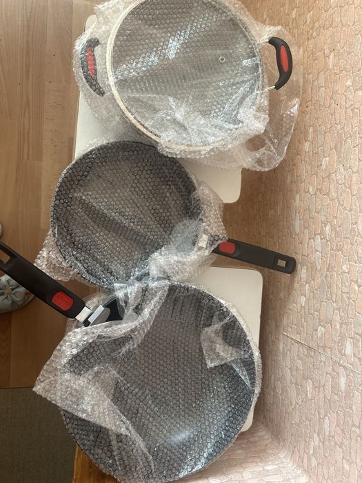 Продам сковородки в наборе