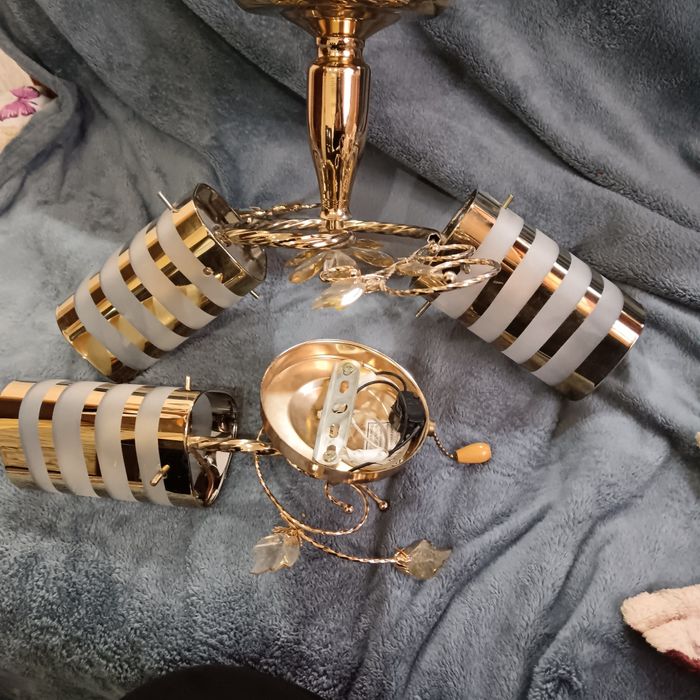 Продам люстры разные все в очень хорошем состоянии.