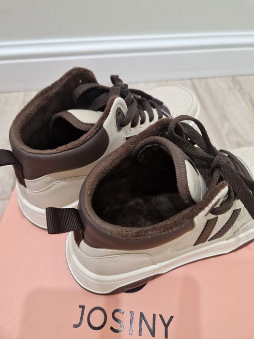 Продам кроссовки JOSINY новые