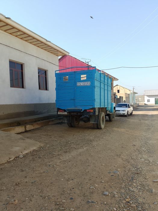 Yahshi moshina gaz 53