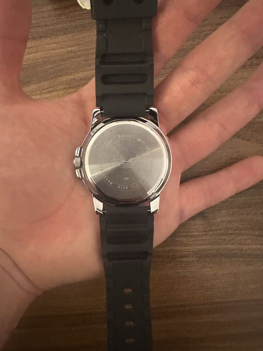 Наручные часы Casio