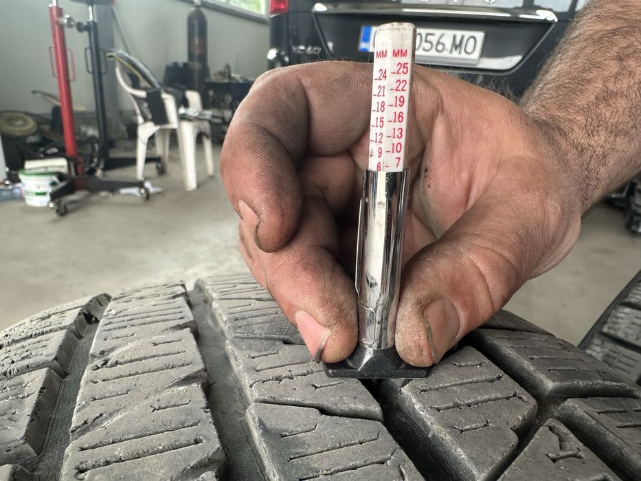 Зимни гуми Пирели 235/65 R17