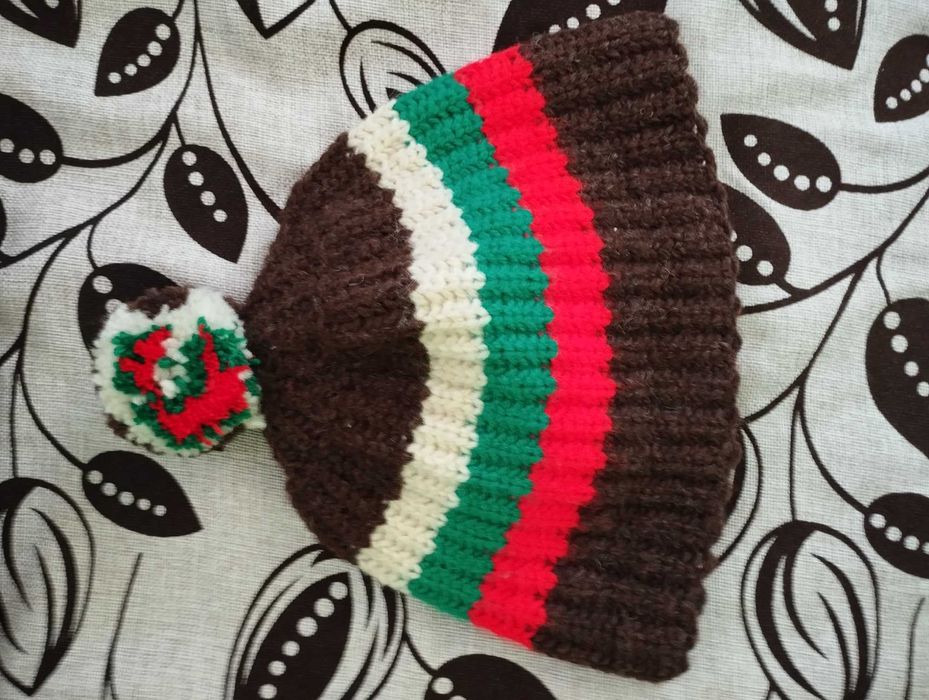 Вълнена шапка Трибагреник