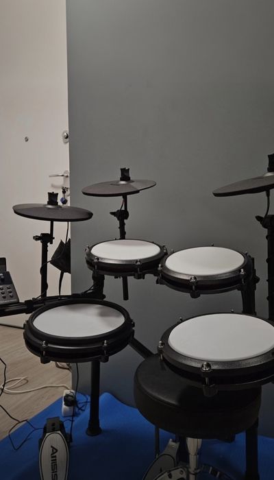 Tobe Alesis Nitro Max Kit