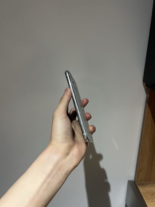 Продам айфон 11 про