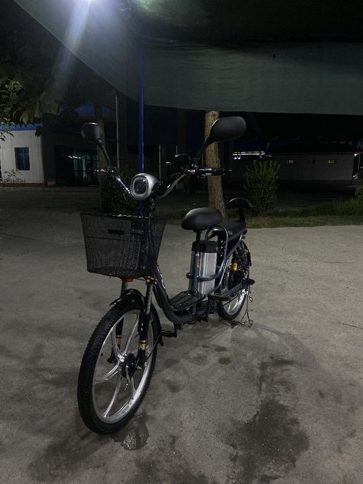 Veloskuter sotiladi