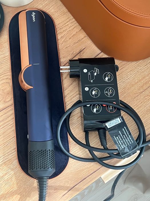 Dyson Airstrait HT01 (2024)