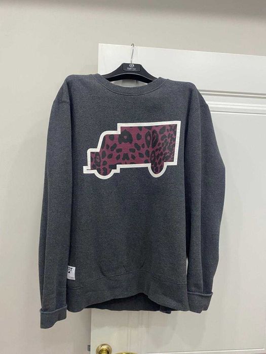 Вещи: платье, брюки, куртка, джинсы