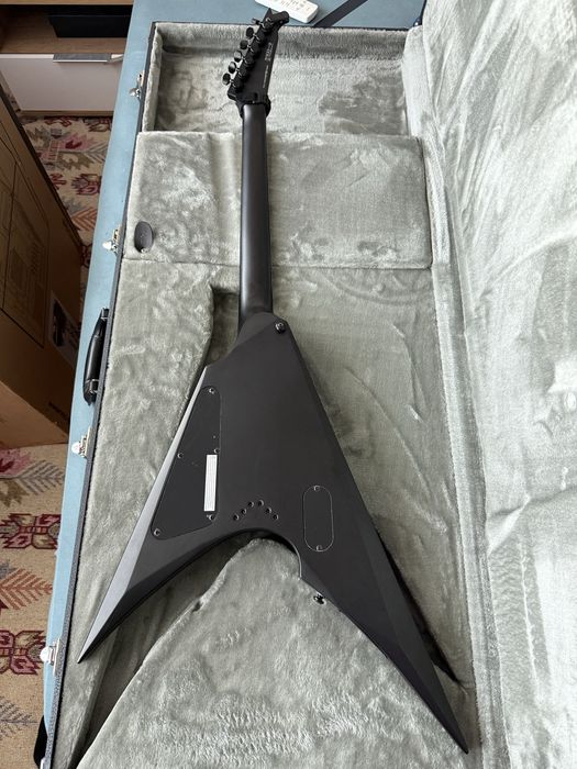 Китара Ltd Arrow 1000NT Fishman Fluence и Кубе BOSS KATANA 100 GRN3