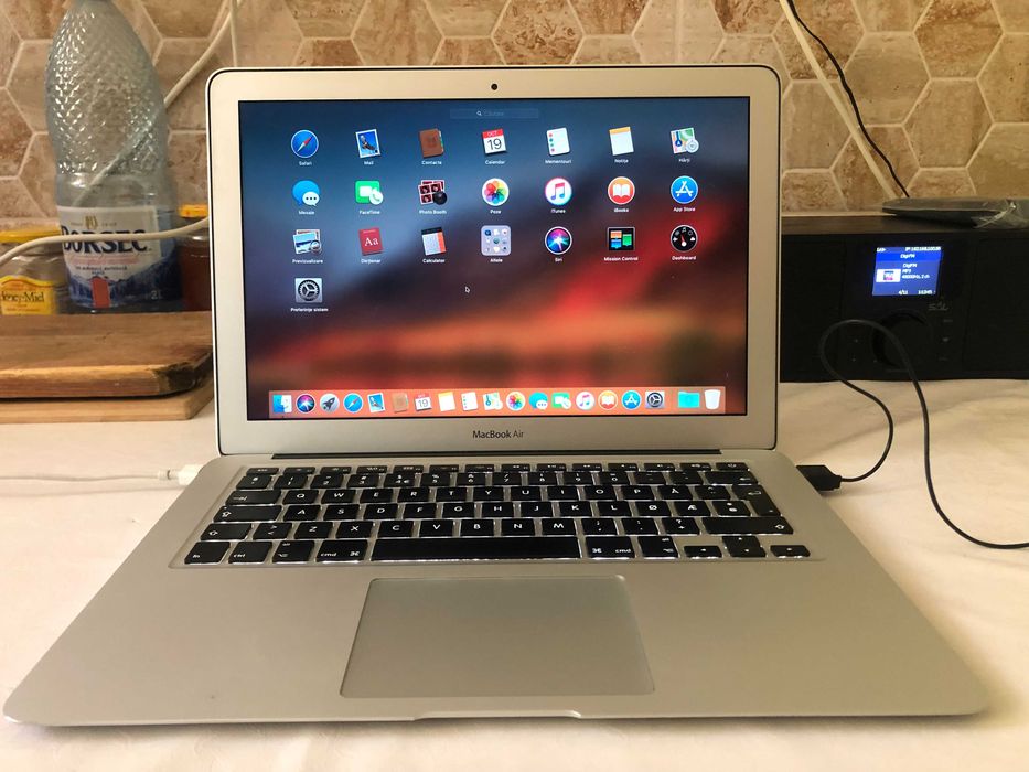 MacBook Air 13,3  2011, i5 1,7 GHz, 4 GB, SSD 128 GB, stare f. buna