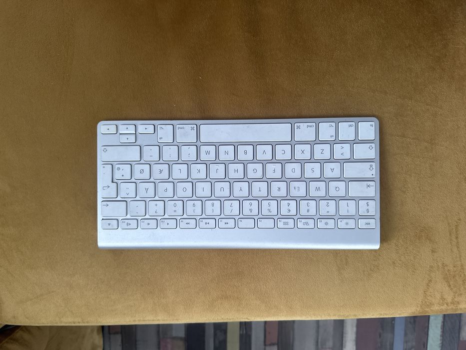 Tastatura Apple Wireless
