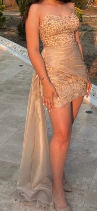 Rochie aurie,superba