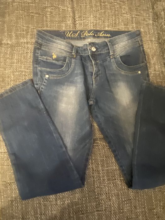 Vând blugi upsa polo