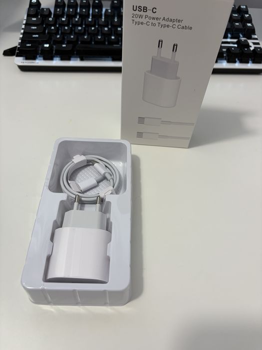 Incarcator USB-C 20W + cablu pentru iPhone
