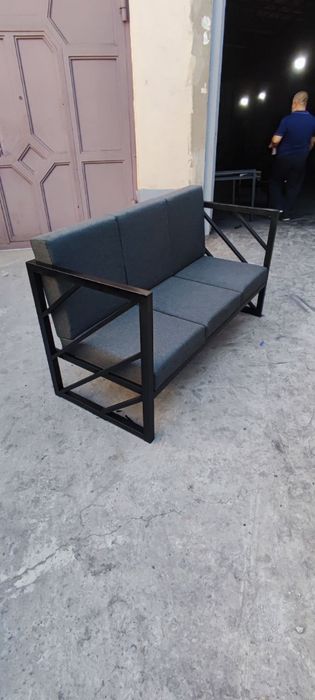 Диван в стиле лофт