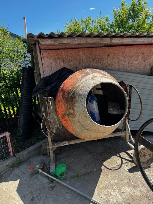 Продам бетономешалку