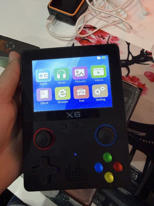 Vând consola jocuri