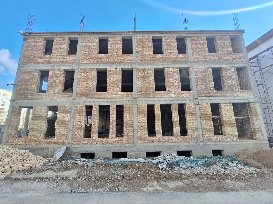 СДАЁТСЯ коммерческое помещение рядом метро Строителей