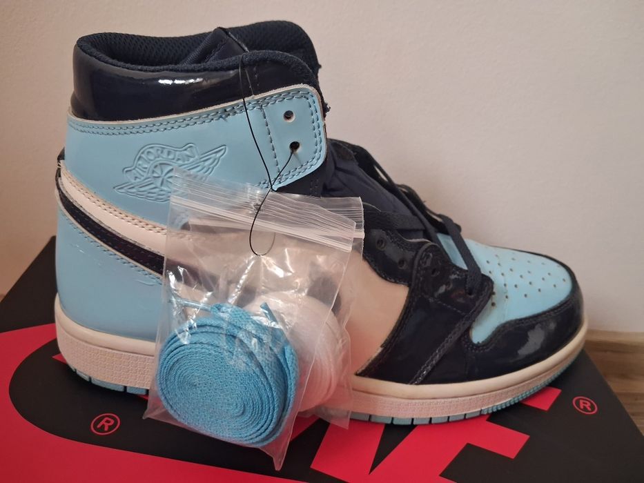 Air Jordan 1 High UNC Patent Blue