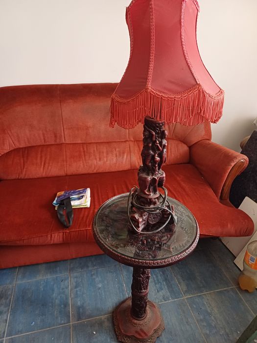 Măsuță cu veioza din praf de marmura deosebit