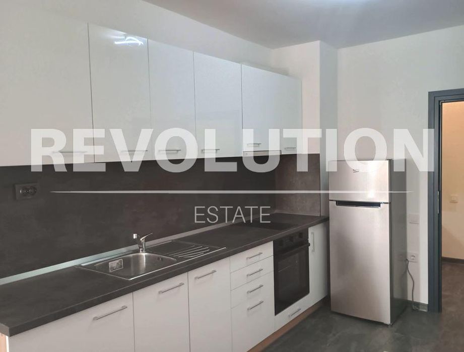 Дава се под наем Едностаен апартамент в Варна, Левски - 30 кв.м за 375 € - Снимка #2