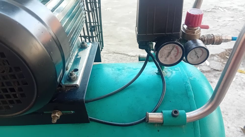 Pollwon konpirisstir 100 talik