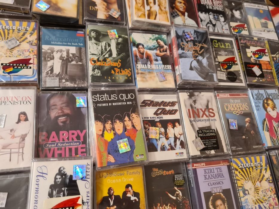 Casete audio sigilate si originale