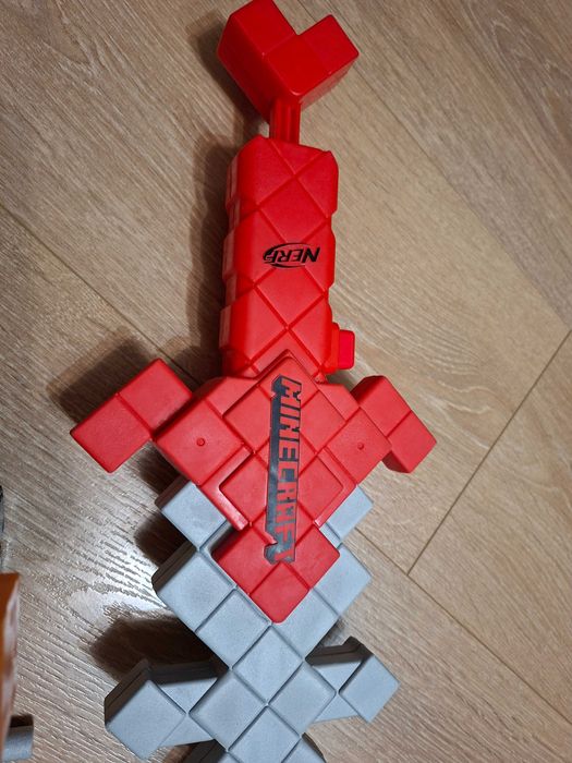 Nerf Minecraft и Фигурка Alex Minecraft