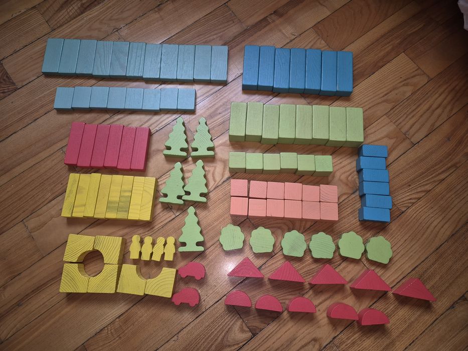 Продам детский деревянный конструктор б/у