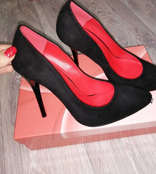 Продам новые туфли