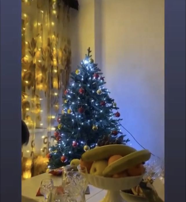 Ёлка качественная , в отличном состояний .