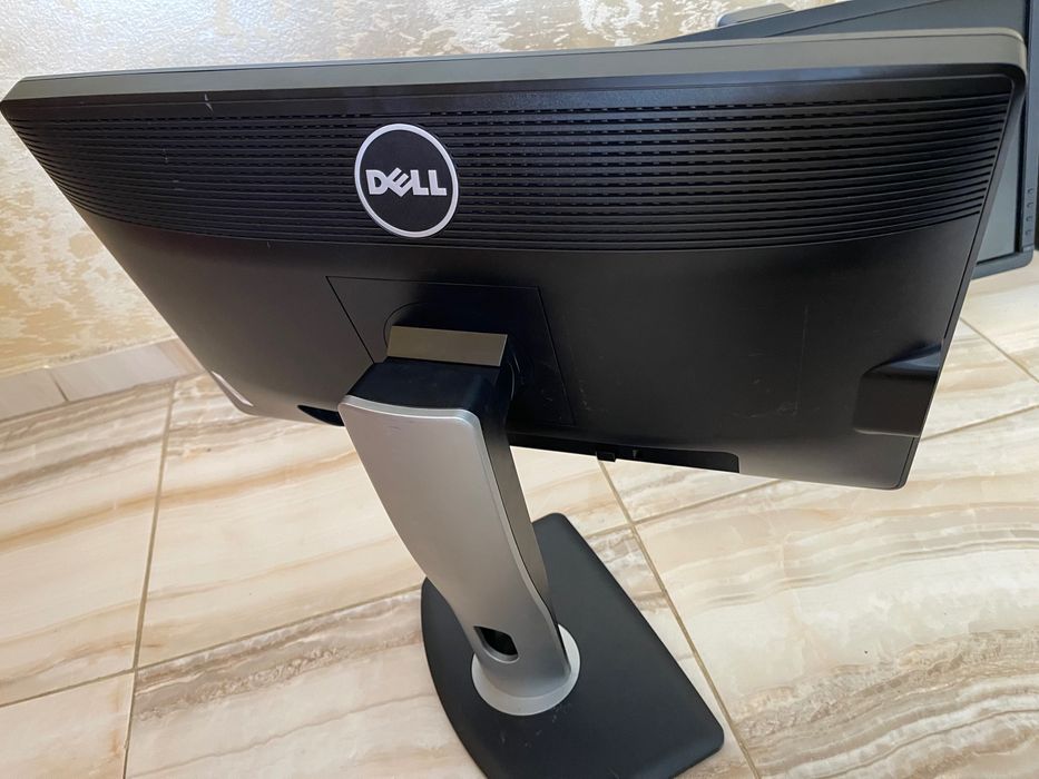 монитор DELL 1080/P