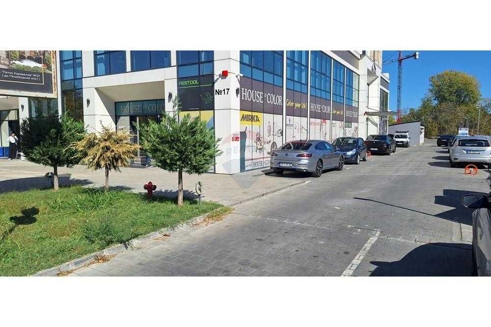 Дава се под наем Магазин в Пловдив, Тракия - 223 кв.м за 3755 € - Снимка #3