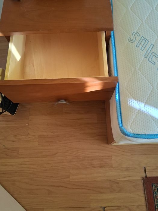 Шкафове от масивно дърво