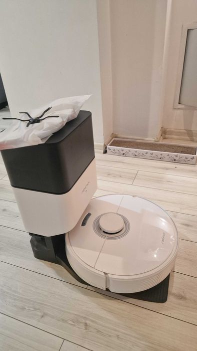 Roborock Q7 MAX+ alb, cu mop, 5200mAh, recipient apa 350ml, zone no-go