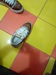 Vând adidași Gucci mărimea 39  i