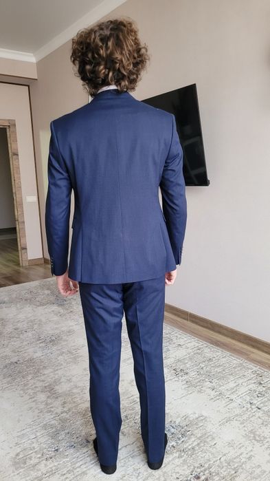 Продам мужской костюм