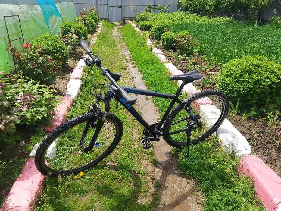 Vând Bicicleta cu roti de 27 arata și funcționează foarte bine