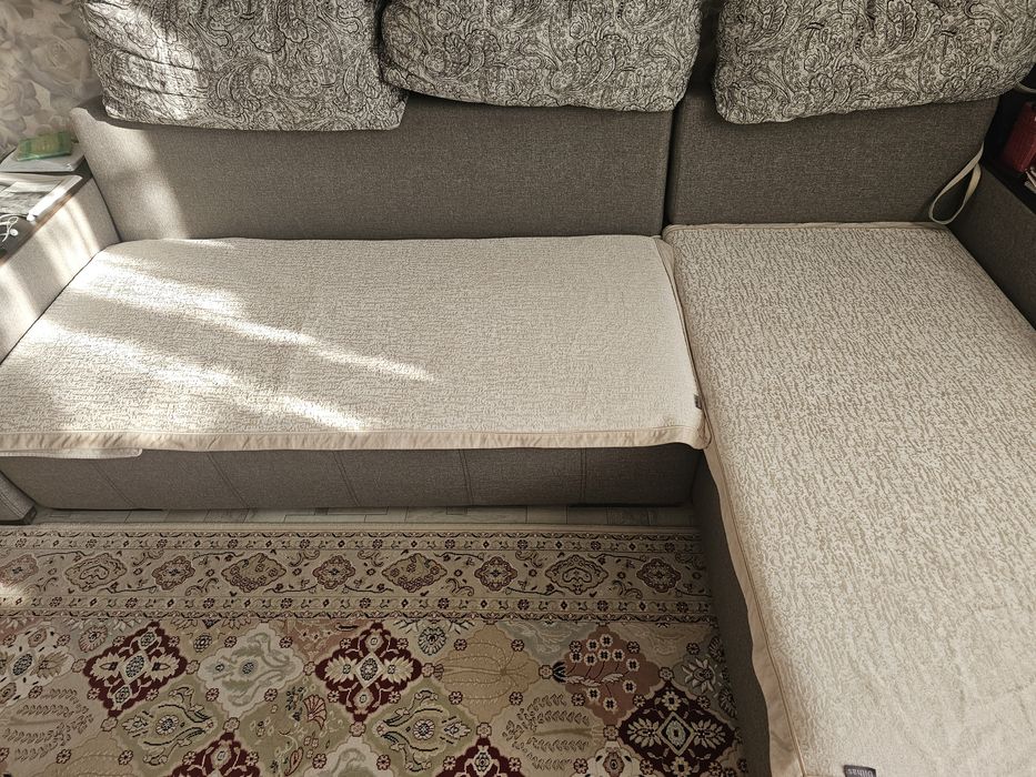 Угловой  раскладной диван ..