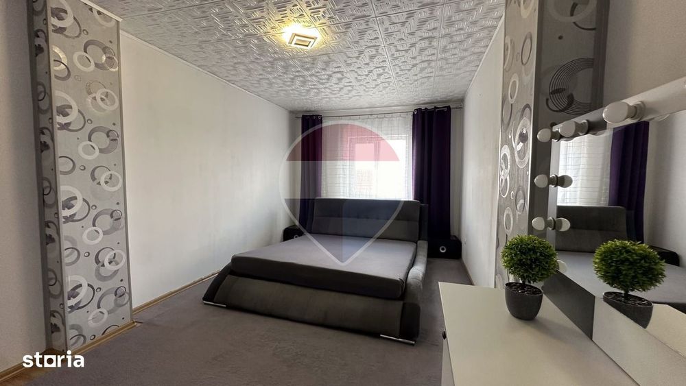 Apartament cu 3 camere de vânzare în zona Soarelui — fotografia 1