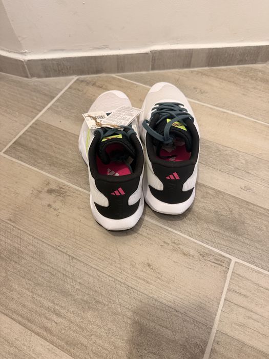 Нови оригинални маратонки Adidas Amplimove Versatile JR