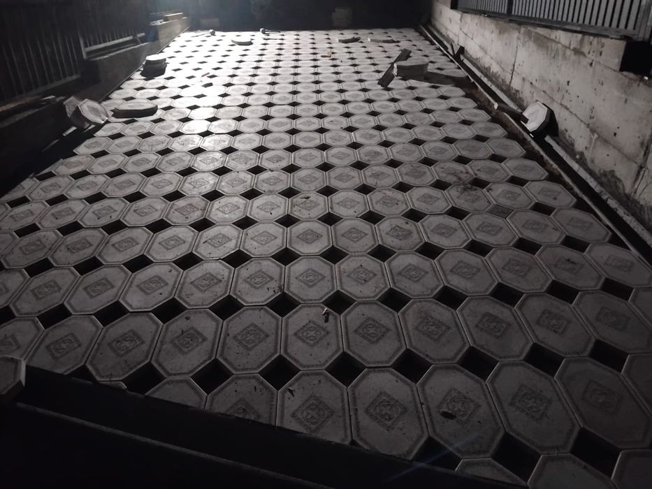 Бригада строителей дом фундамент.