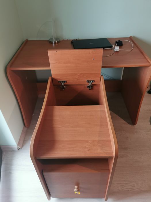 Lorelli-patut si birou