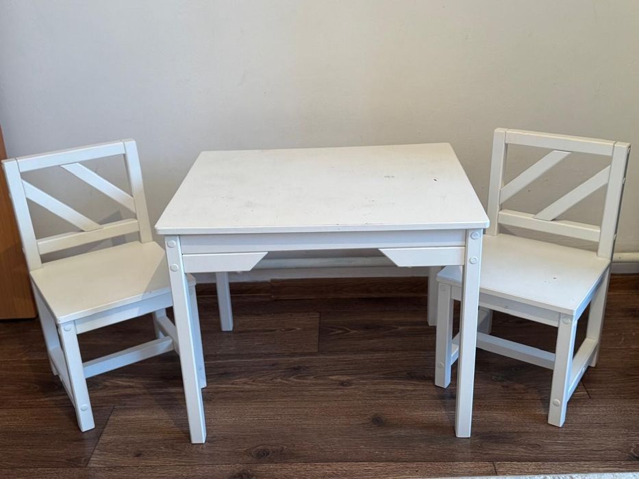 Стол детский и стулья