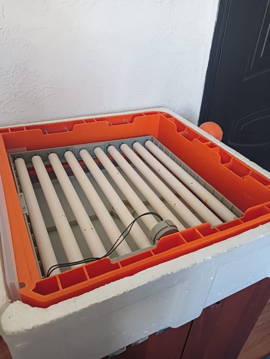 Инкубатор и перосьемная иашинка