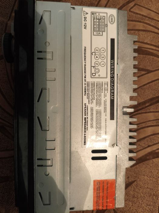 Магнитола,мафон в хорошем состоянии