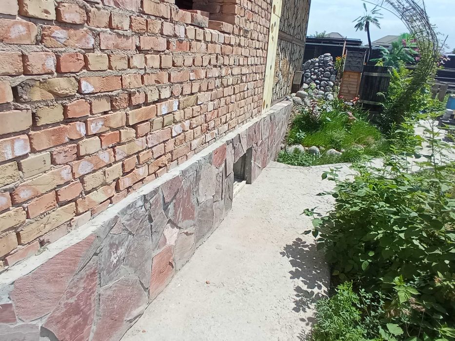 Дом в Ынтымаке с бассейном